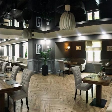 Szafirowy Dwor Hotel & Restauracja Gliwice Eksteriør bilde