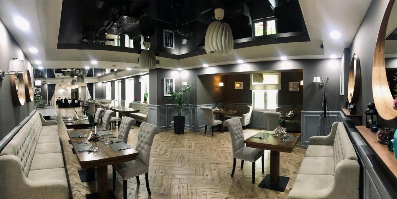 Szafirowy Dwor Hotel & Restauracja Gliwice Eksteriør bilde
