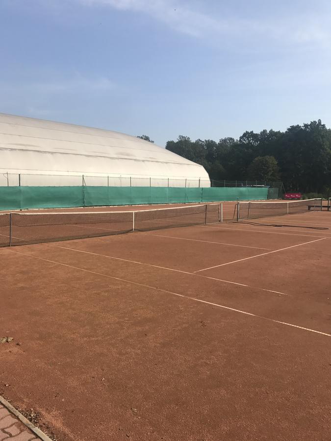 Szafirowy Dwor Hotel & Restauracja Gliwice Eksteriør bilde