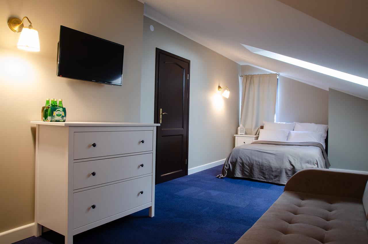 Szafirowy Dwor Hotel & Restauracja Gliwice Eksteriør bilde