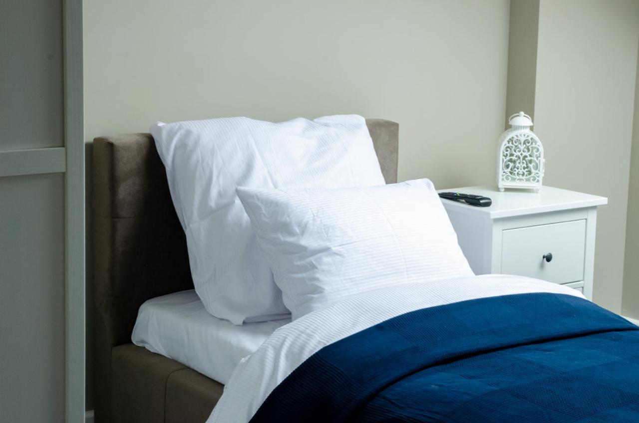 Szafirowy Dwor Hotel & Restauracja Gliwice Eksteriør bilde