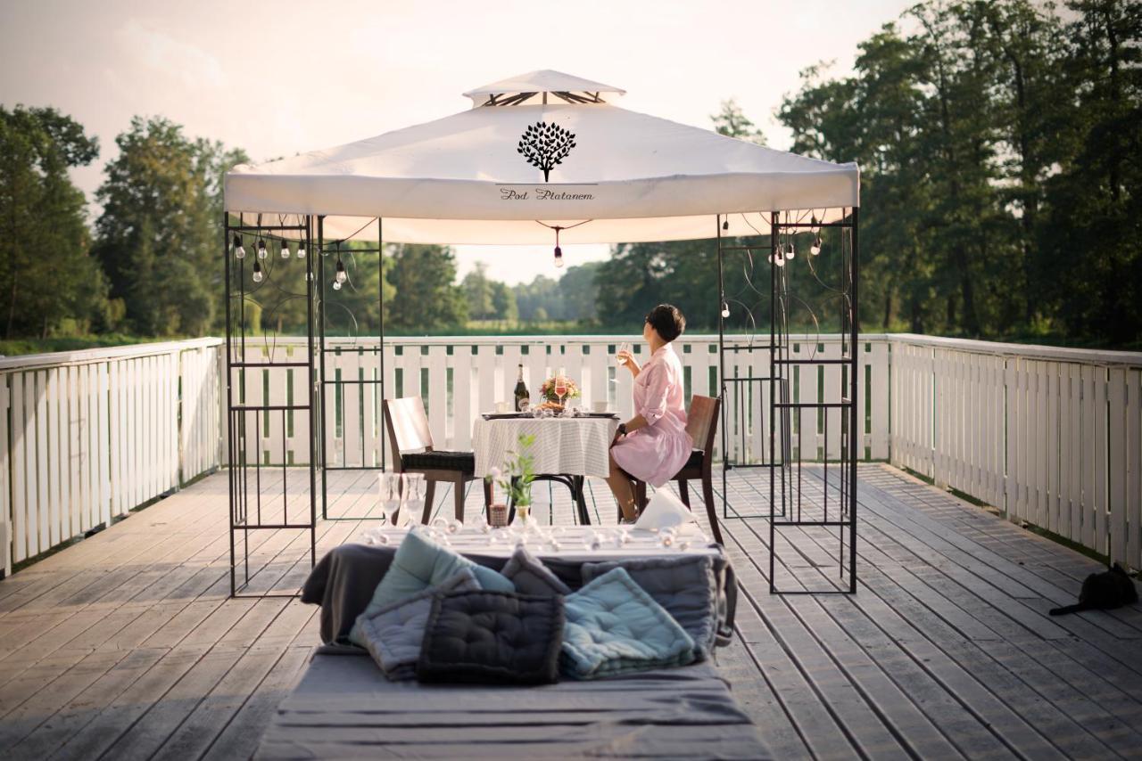 Szafirowy Dwor Hotel & Restauracja Gliwice Eksteriør bilde