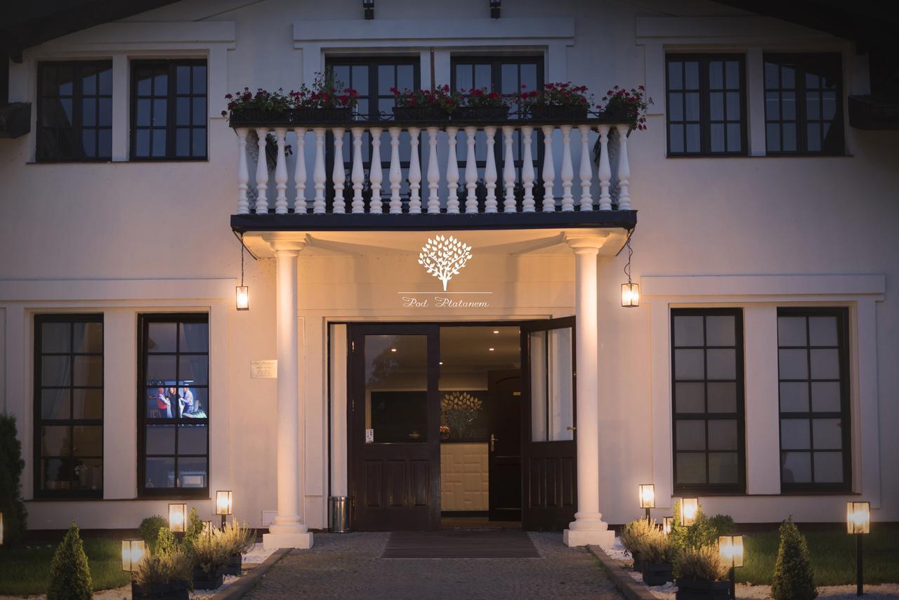 Szafirowy Dwor Hotel & Restauracja Gliwice Eksteriør bilde