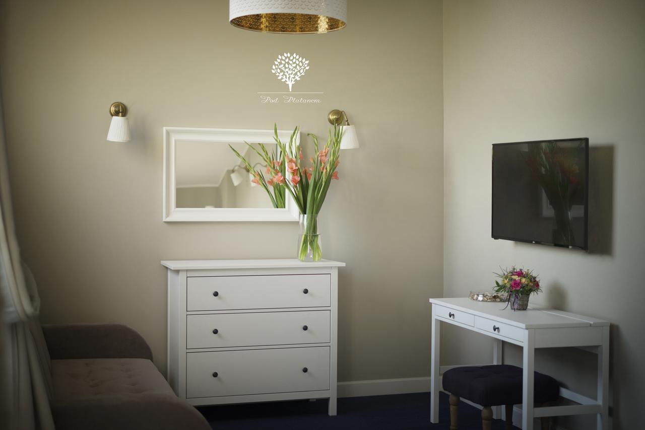 Szafirowy Dwor Hotel & Restauracja Gliwice Eksteriør bilde