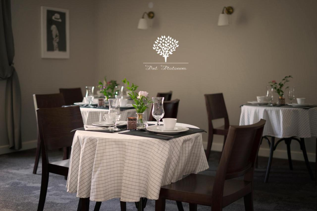 Szafirowy Dwor Hotel & Restauracja Gliwice Eksteriør bilde