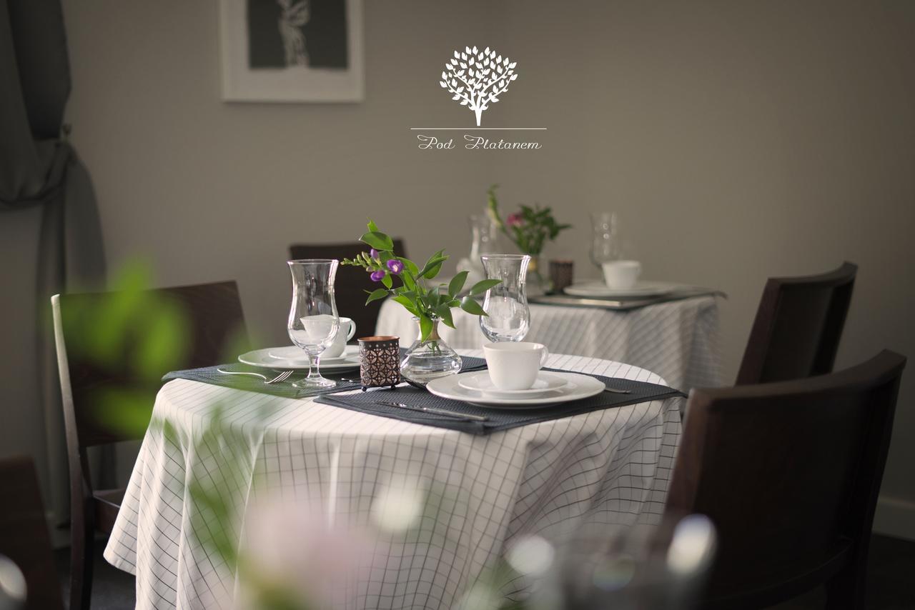 Szafirowy Dwor Hotel & Restauracja Gliwice Eksteriør bilde