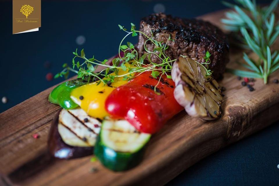 Szafirowy Dwor Hotel & Restauracja Gliwice Eksteriør bilde